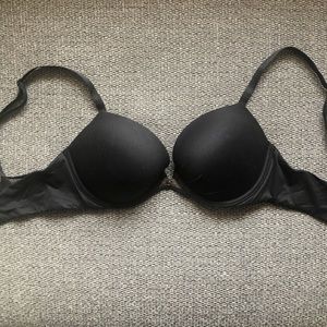 Fabulous Victoria’s Secret plunge bra